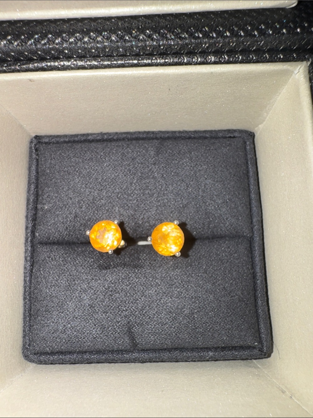 14kt white gold and citrine Stud Earrings -